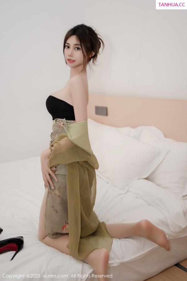 綺裡嘉 绮里嘉 [XiuRen]高清写真图 2023.11.10 No.7646 绮里嘉ula 敦煌旅拍第39张图片